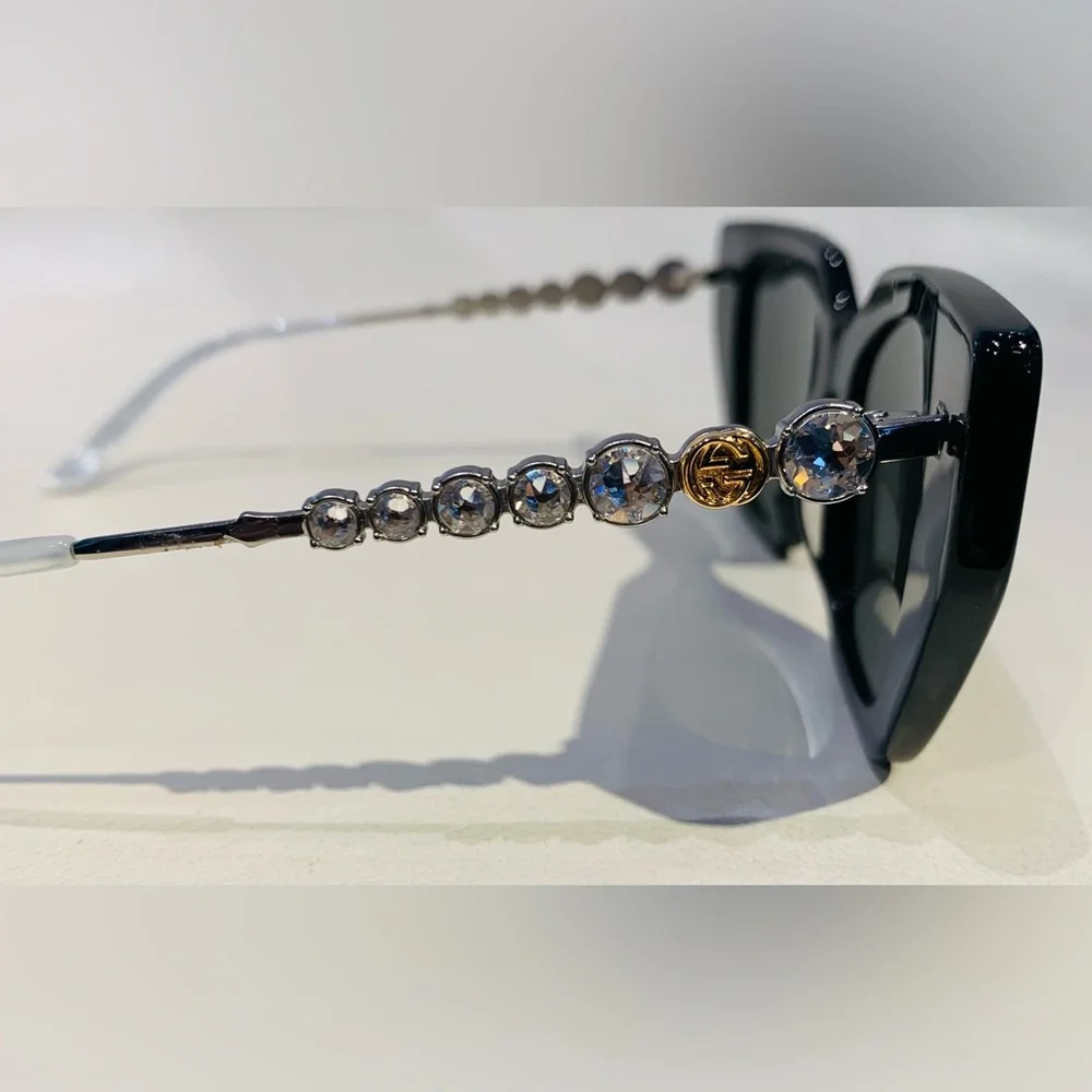 New Women’s Gucci Sunglasses - Picture 9 of 13